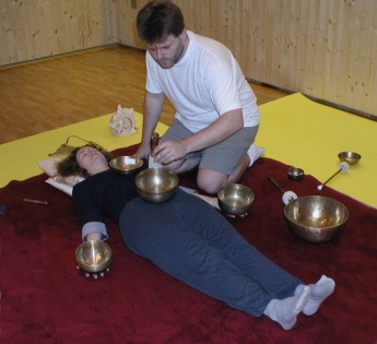 Klangmassage mit angeriebener Schale